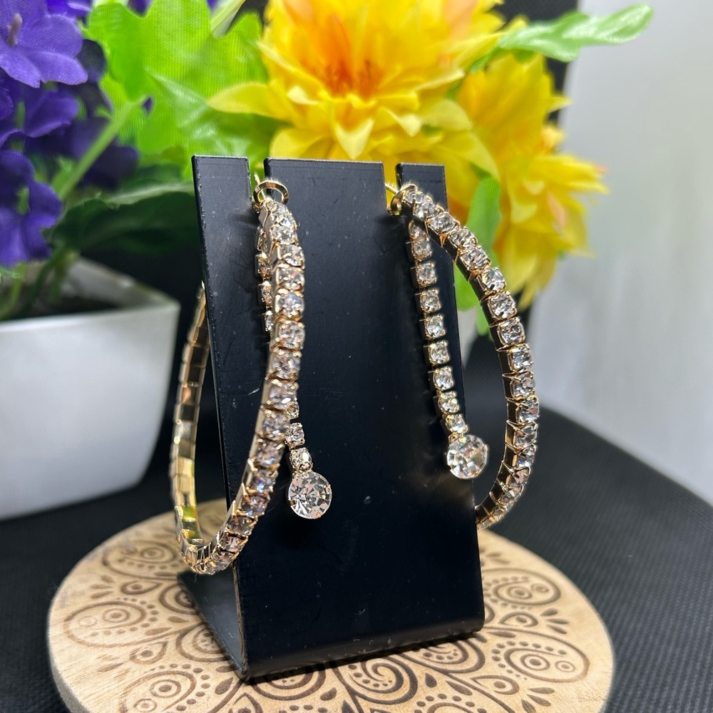 Stunning 🤩 Gold and Diamond like Hoop Earrings